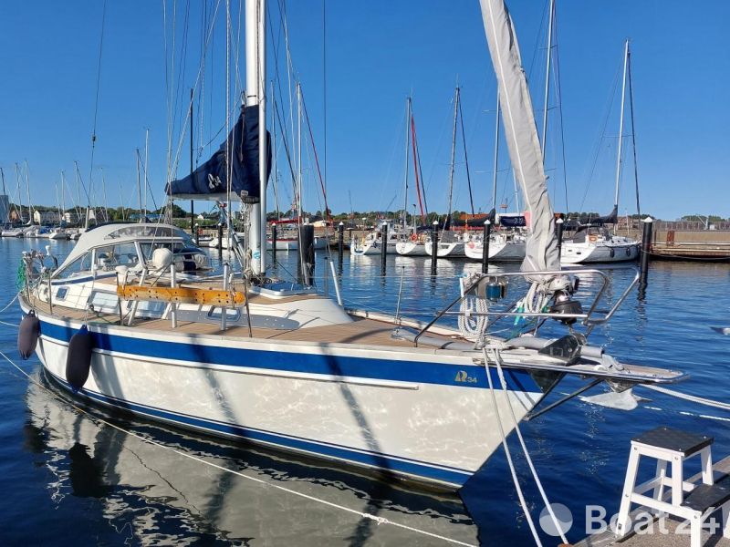 Hallberg-Rassy HR 34