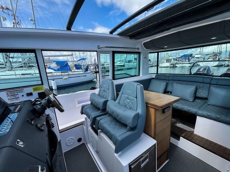 Axopar 37XC Cross Cabin