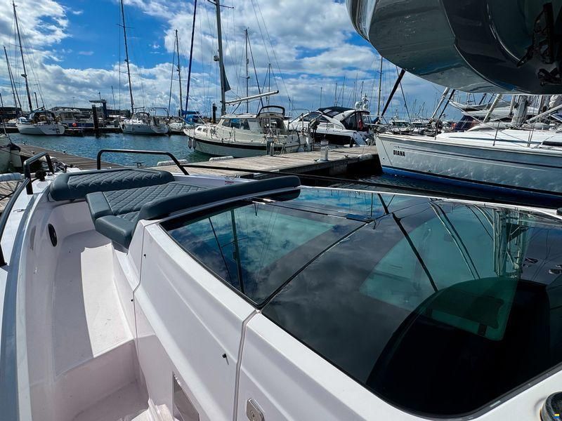 Axopar 37XC Cross Cabin