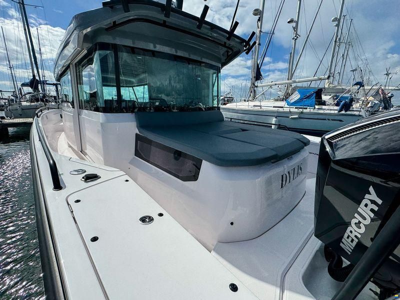 Axopar 37XC Cross Cabin