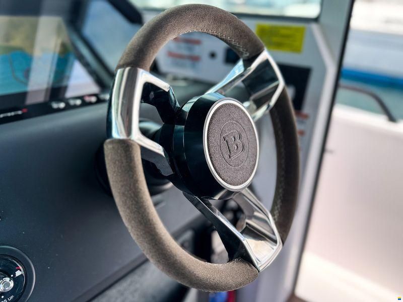 Axopar 37XC Cross Cabin