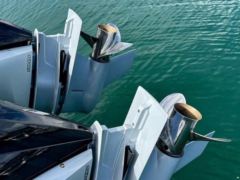 Axopar 37XC Cross Cabin