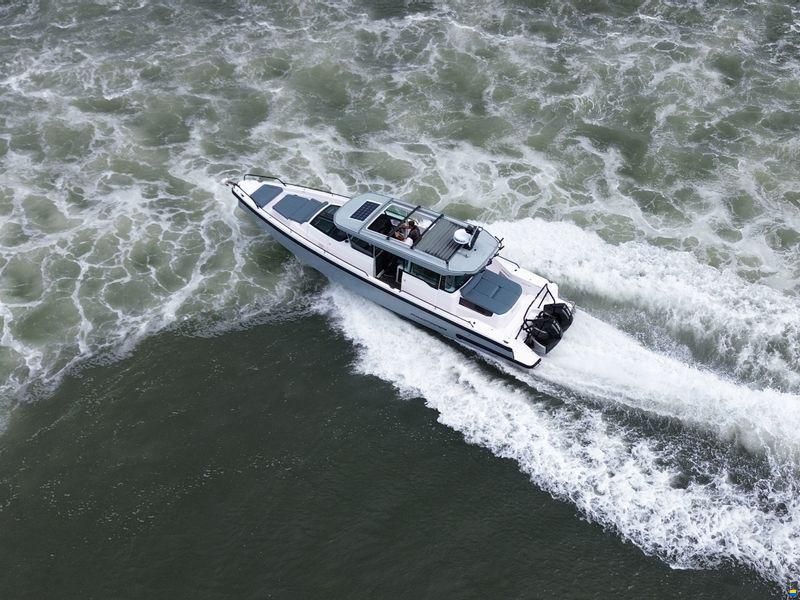 Axopar 37XC Cross Cabin