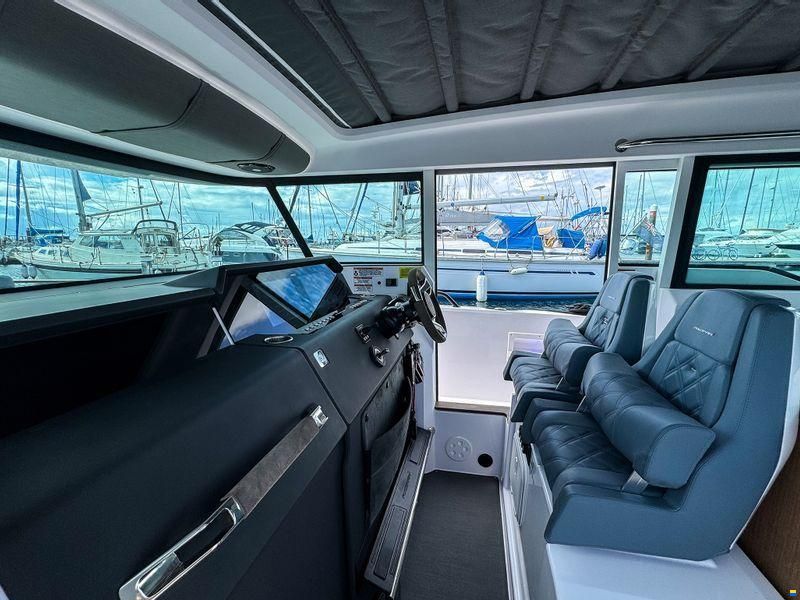 Axopar 37XC Cross Cabin