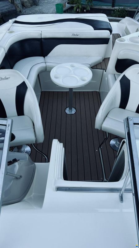 Rinker Captiva 232 Cuddy