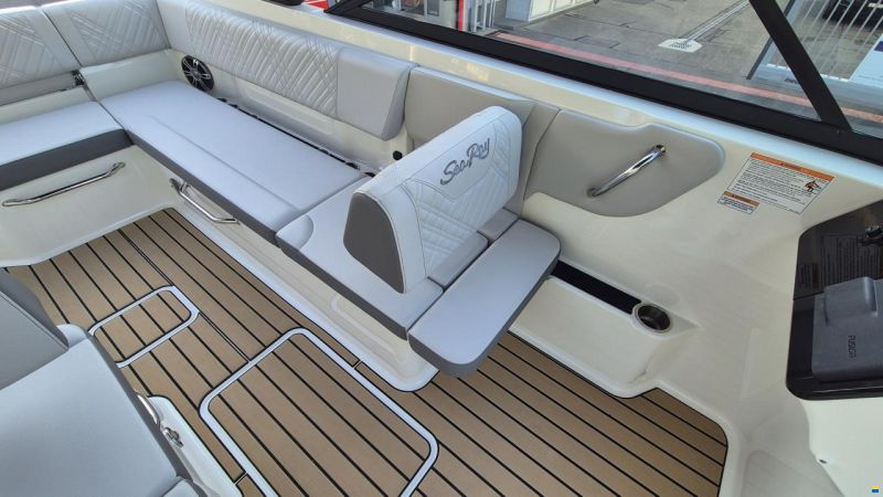 Sea Ray SDX 270 Surf