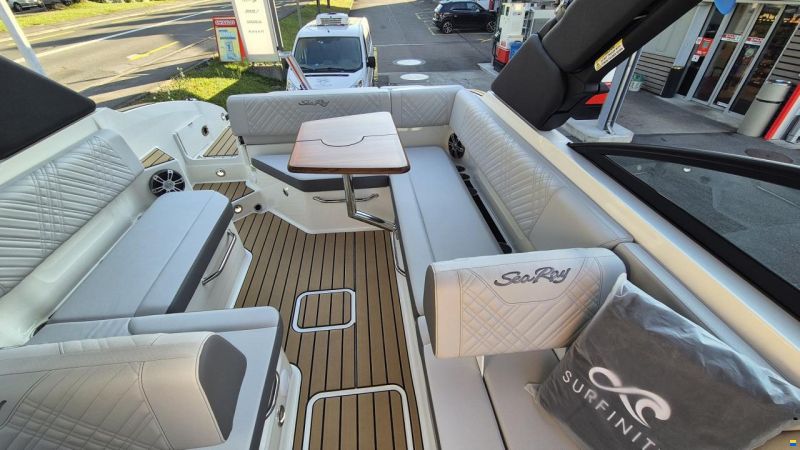 Sea Ray SDX 270 Surf