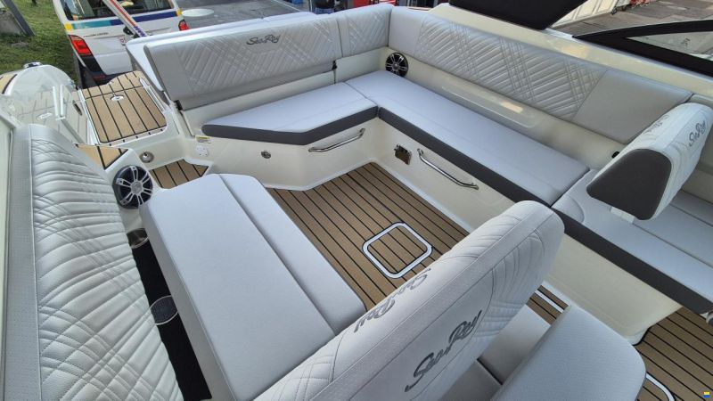 Sea Ray SDX 270 Surf