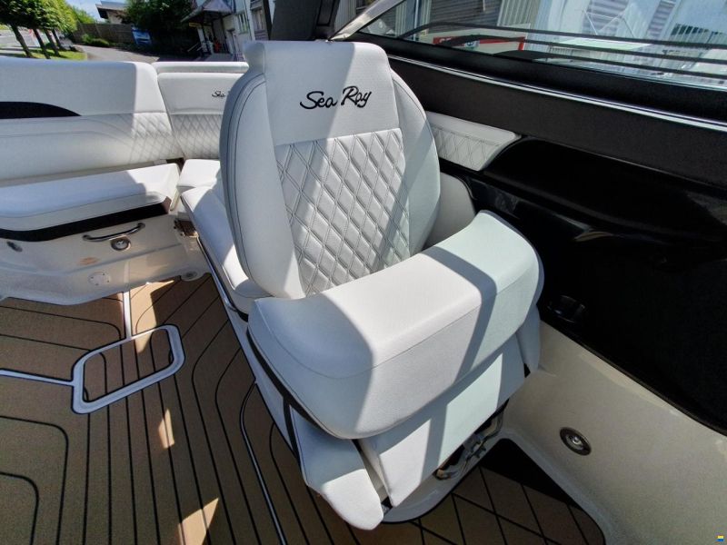 Sea Ray SLX 260 Surf