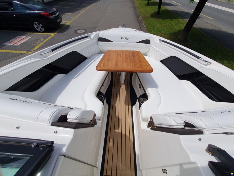 Sea Ray SLX 260 Surf
