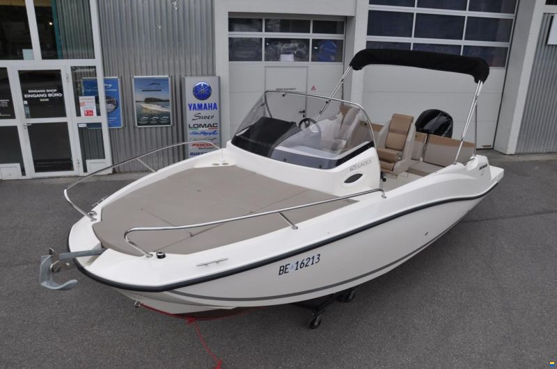 Quicksilver 605 Sundeck