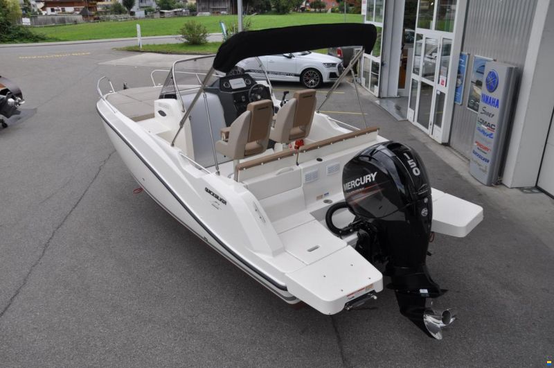 Quicksilver 605 Sundeck