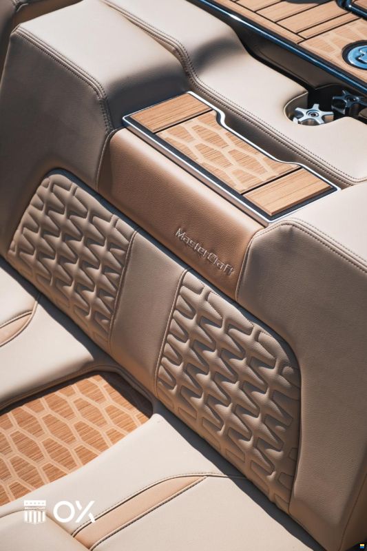 MasterCraft X26 | 2025 | Beige & Noir