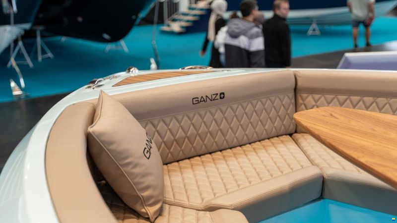 Ganz Boats Ovation 7X Open