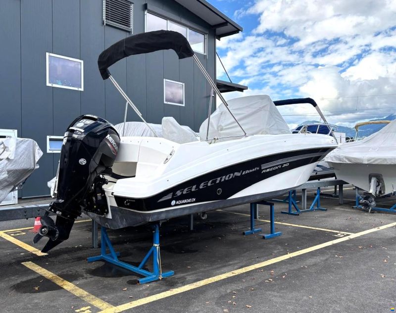 Selection Boats Aston 20