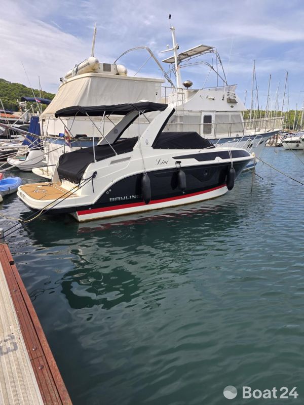 Bayliner Ciera 8