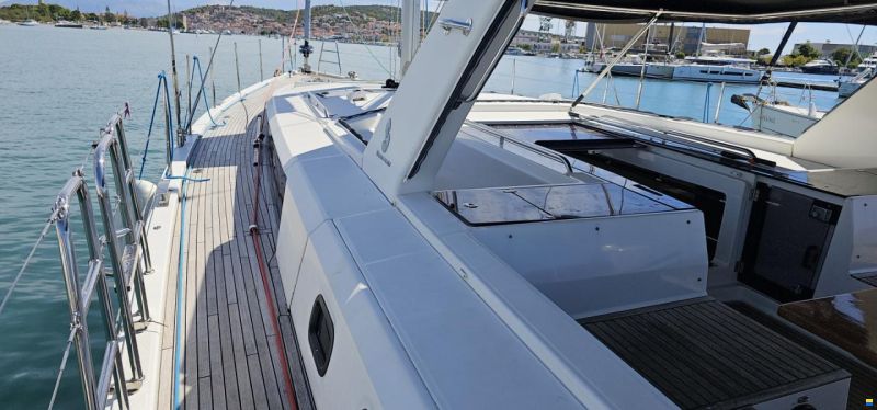 Beneteau Oceanis Yacht 62