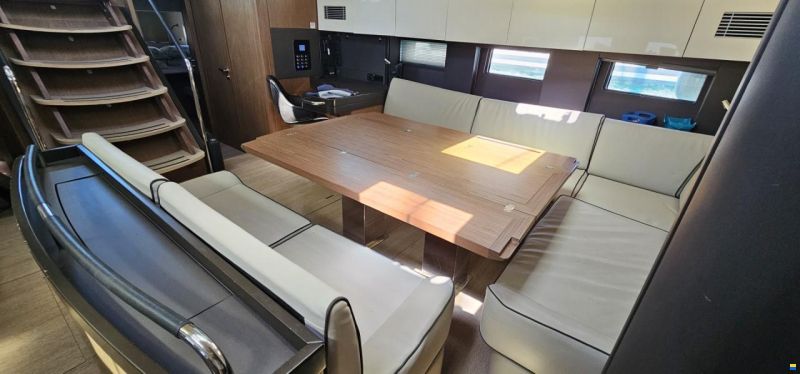 Beneteau Oceanis Yacht 62