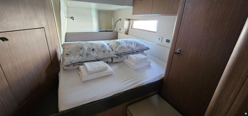 Beneteau Oceanis Yacht 62