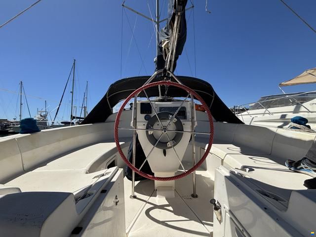 Hunter Marine 336
