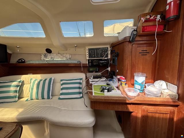 Hunter Marine 336