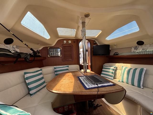 Hunter Marine 336