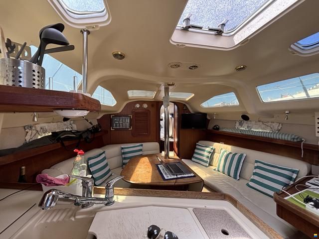Hunter Marine 336
