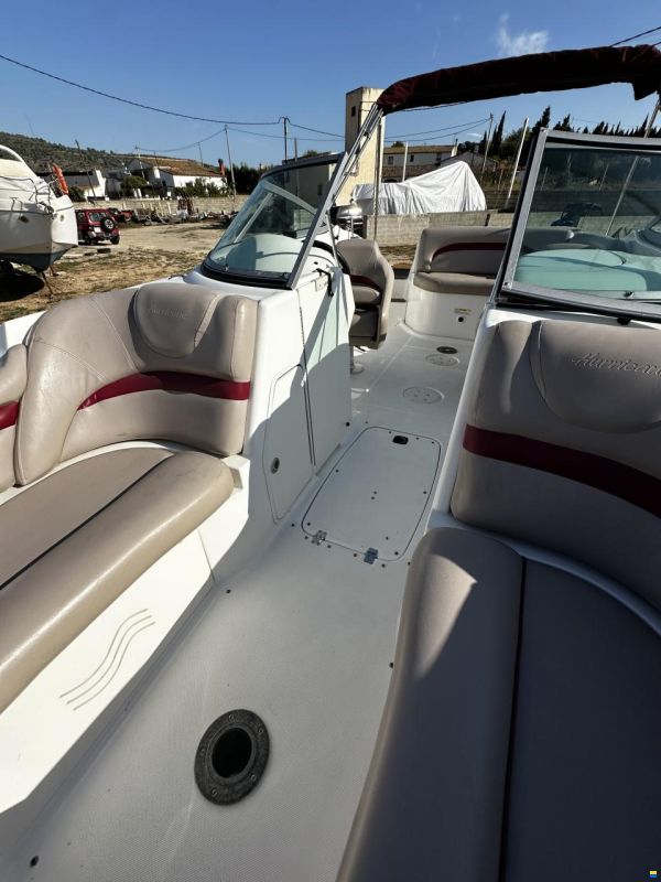 Hurricane Boats Sundeck 2400