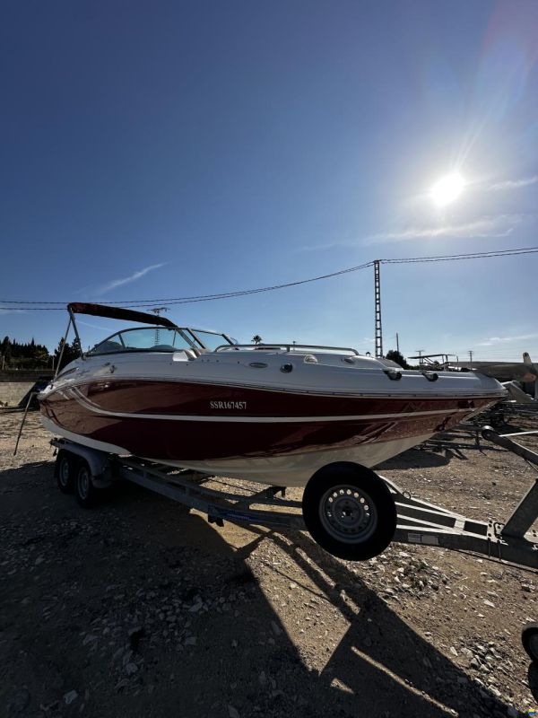 Hurricane Boats Sundeck 2400