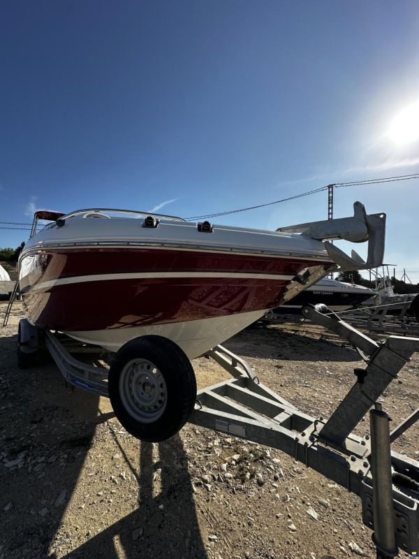 Hurricane Boats Sundeck 2400