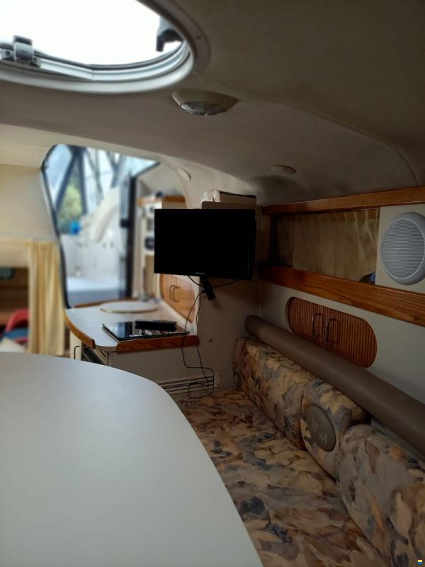 Four Winns Vista 258