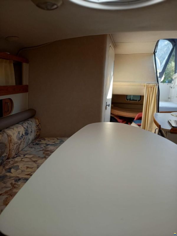 Four Winns Vista 258