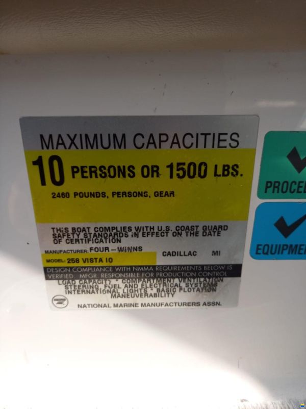 Four Winns Vista 258