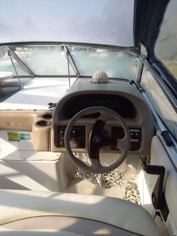 Four Winns Vista 258