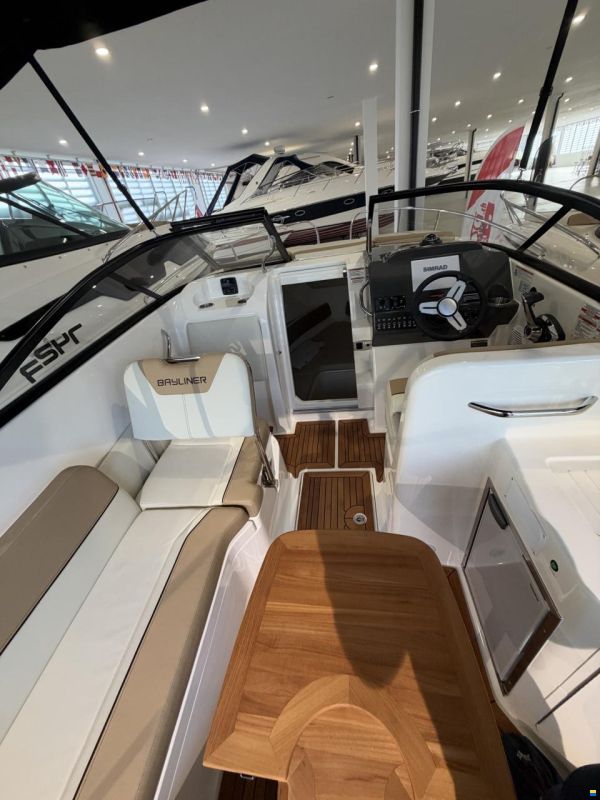 Bayliner 742 R