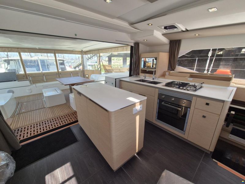 Fountaine Pajot AURA 51