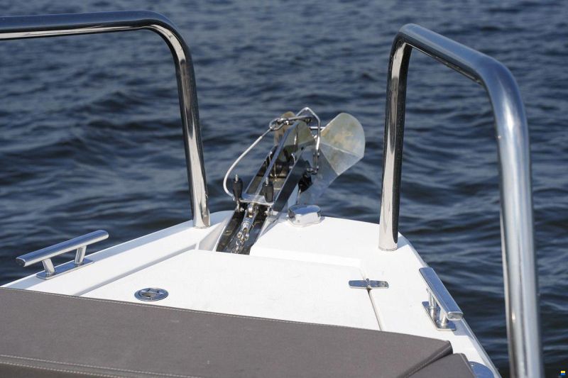 Axopar 28 Cabin