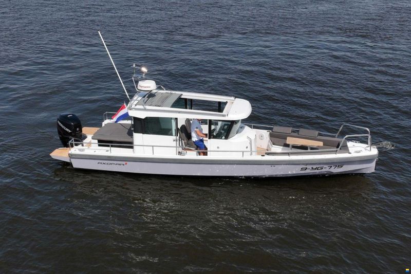 Axopar 28 Cabin