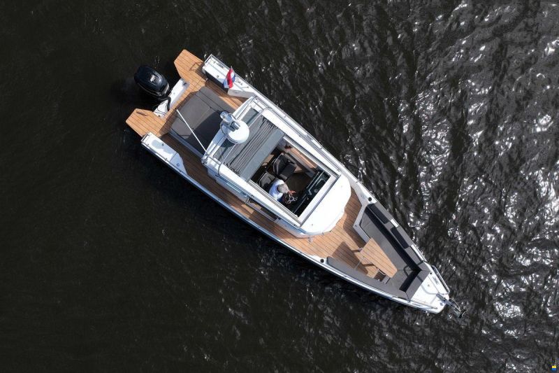 Axopar 28 Cabin