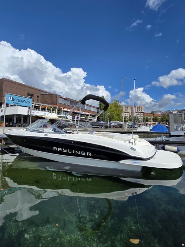 Bayliner 215