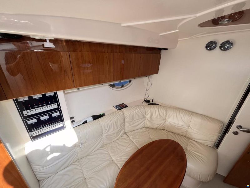 Pershing 37