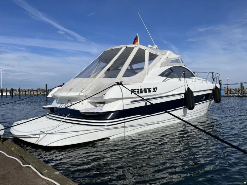 Pershing 37