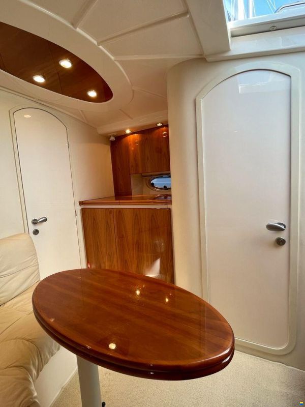 Pershing 37