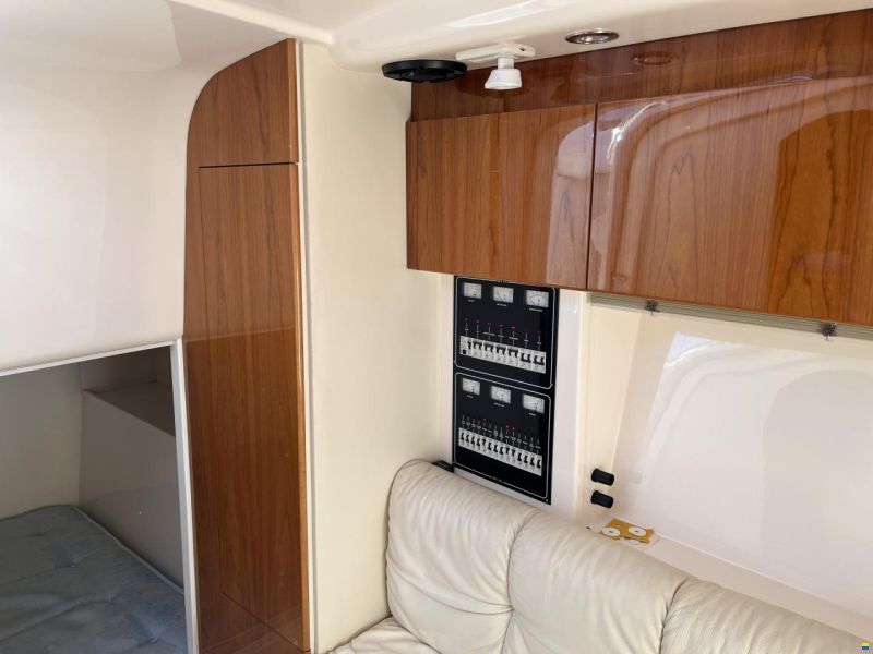 Pershing 37