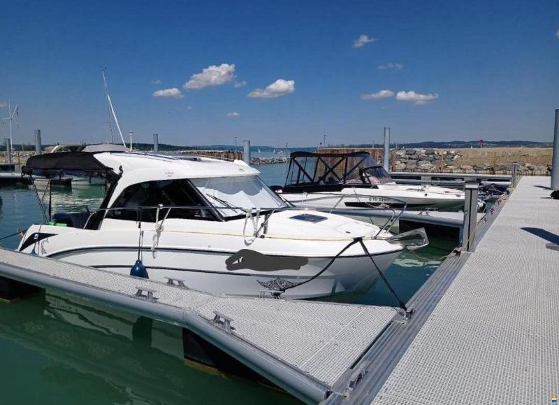 Beneteau Antares 7