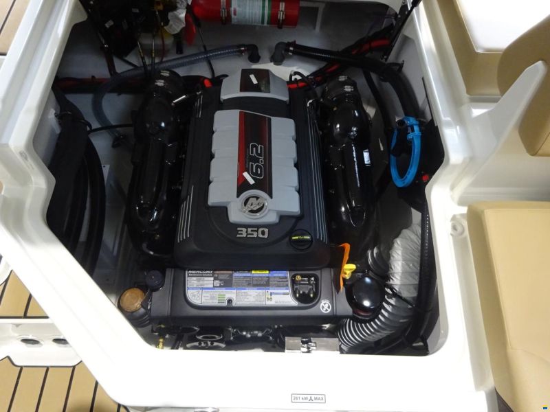 Sea Ray 230 SDXE