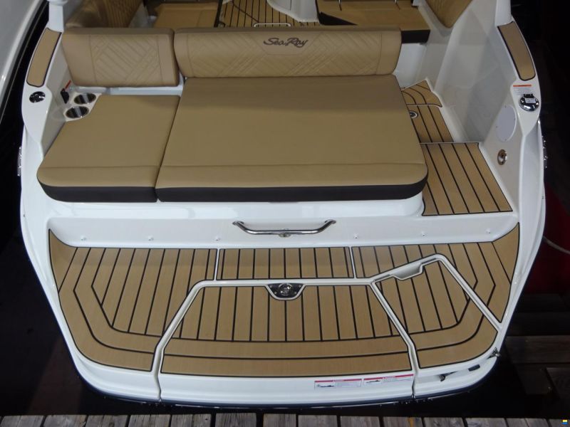 Sea Ray 230 SDXE