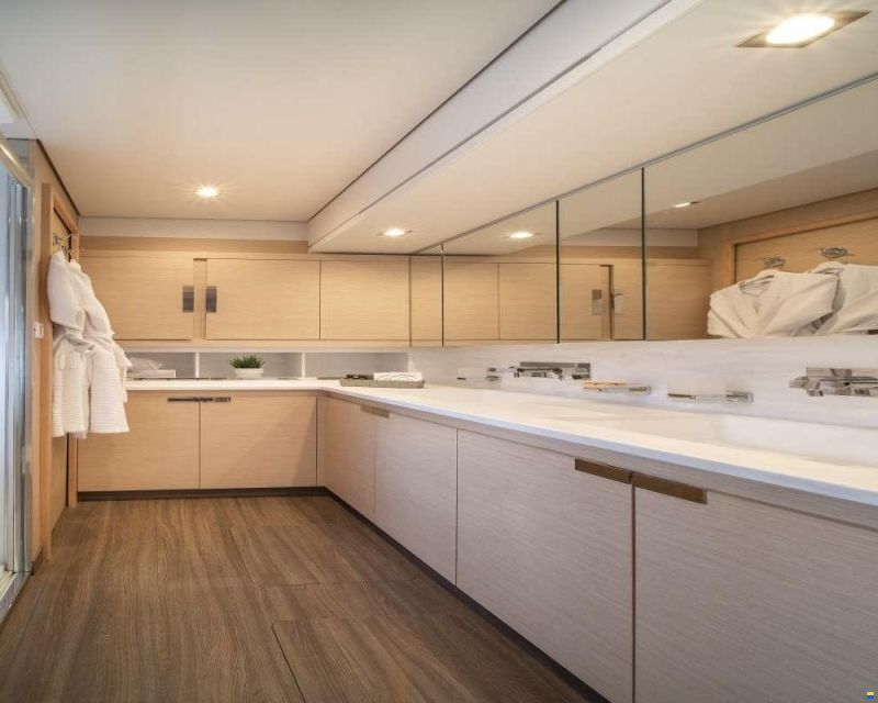 Fountaine Pajot Alegria 67