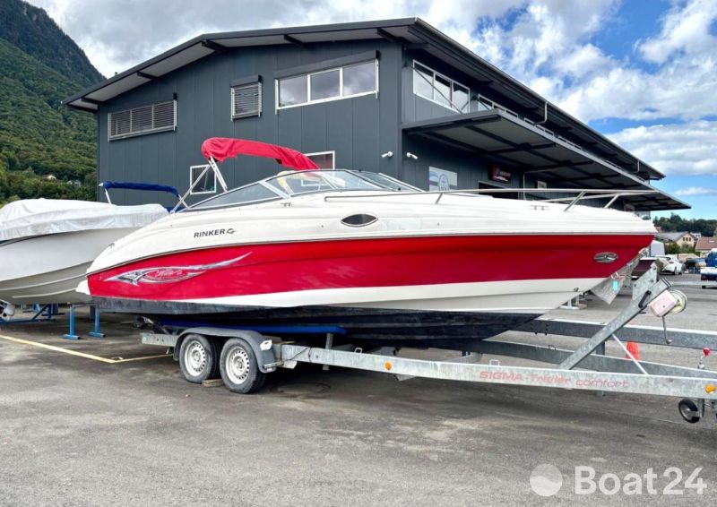 Rinker 232 Captiva Cuddy