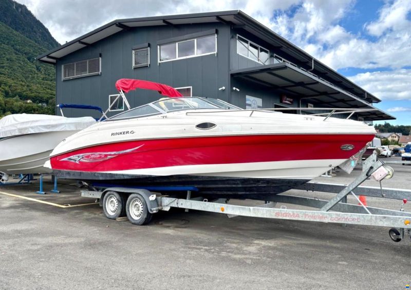 Rinker 232 Captiva Cuddy